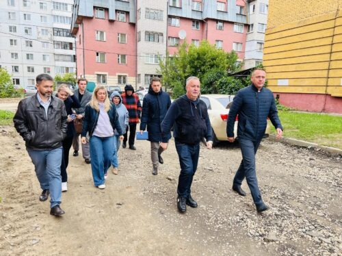 В Ярославле проверили качество благоустройства дворов Перекопа В Ярославле проверили качество благоустройства дворов Перекопа