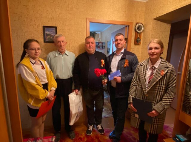 Волонтёры «ЗА Перекоп» поздравили ветеранов с наступающим Днём Победы