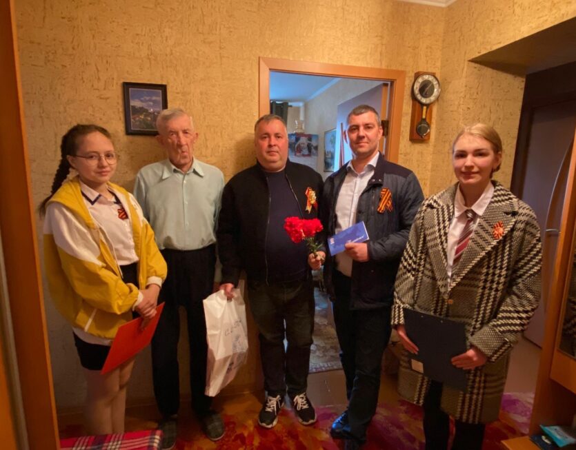 Волонтёры «ЗА Перекоп» поздравили ветеранов с наступающим Днём Победы Волонтёры «ЗА Перекоп» поздравили ветеранов с наступающим Днём Победы